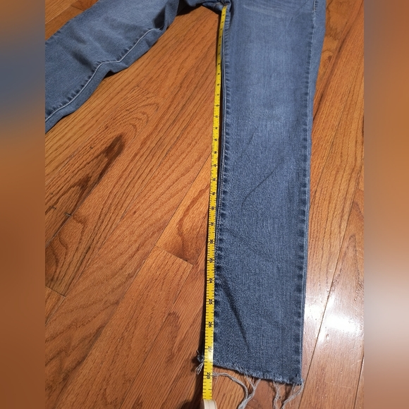 Jessica Simpson Kiss Me Super Skinny jeans, size 28w by 27.5L - Picture 7 of 15